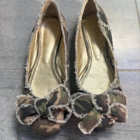 Matiko Canvas Camo Ballet Flats with Bow Size 9 - Picture 2 of 8